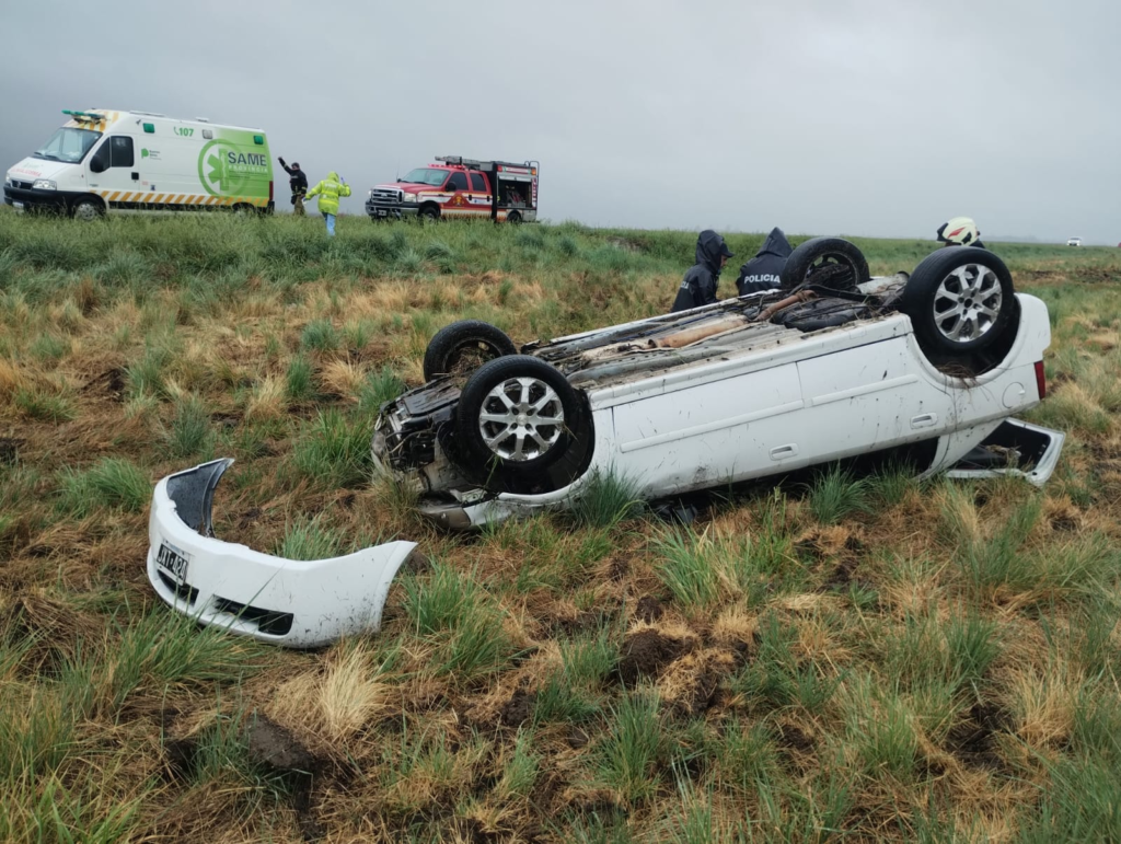 Vuelco de un vehículo en la Ruta Nacional número 33, en cercanías de ...